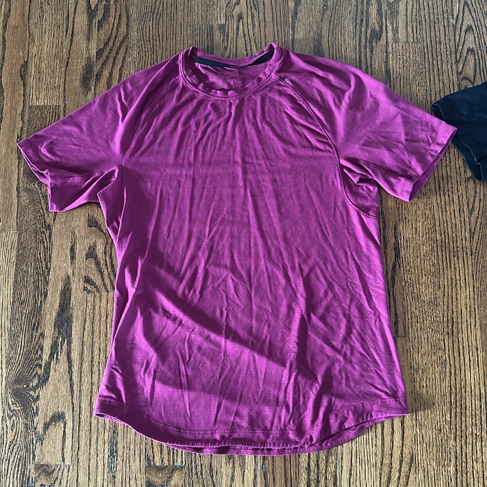 Lululemon Magenta Purple License to Train Short Sleeve Tee Shirt S